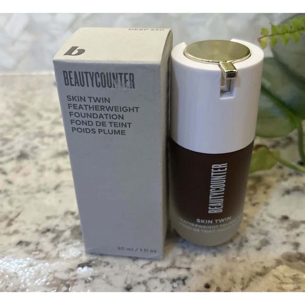 BNIB BEAUTYCOUNTER Skin Twin‎ Featherweight Foundation 1 fl oz Each Deep 660